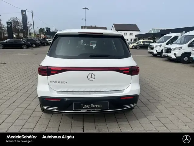 Mercedes-Benz EQB 250