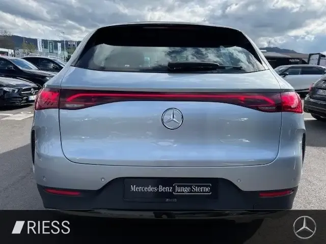 Mercedes-Benz EQE SUV