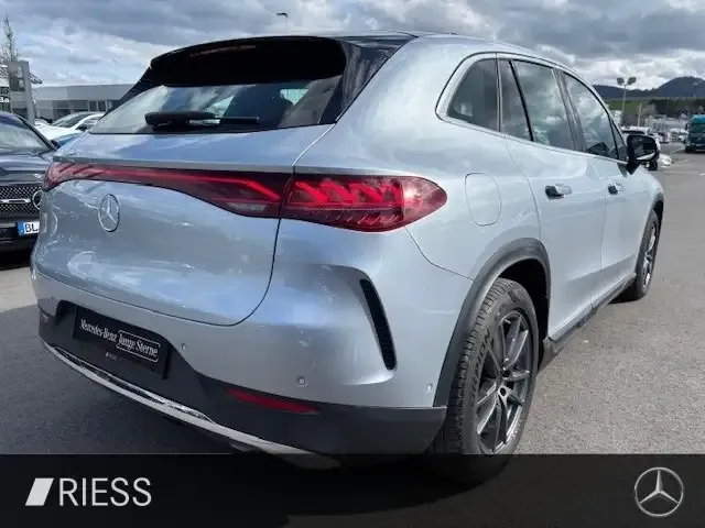 Mercedes-Benz EQE SUV