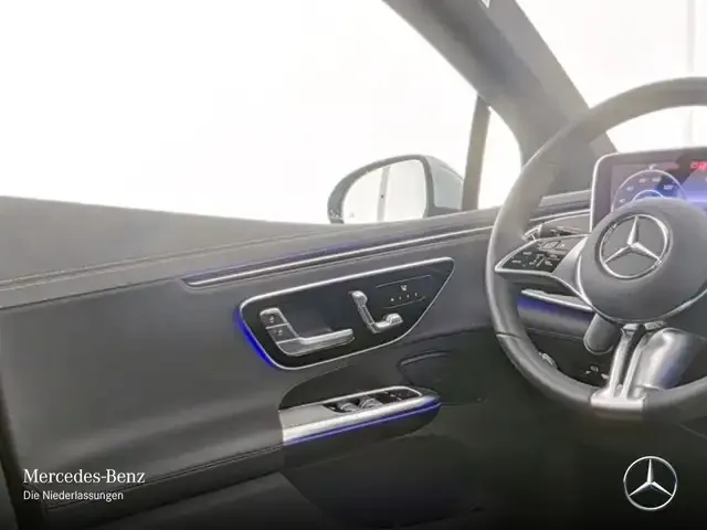 Mercedes-Benz EQE 300