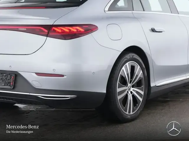 Mercedes-Benz EQE 300