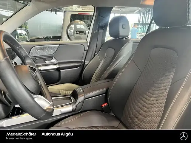 Mercedes-Benz GLB 180