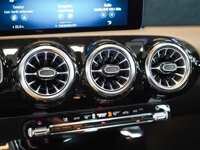 Mercedes-Benz CLA 220