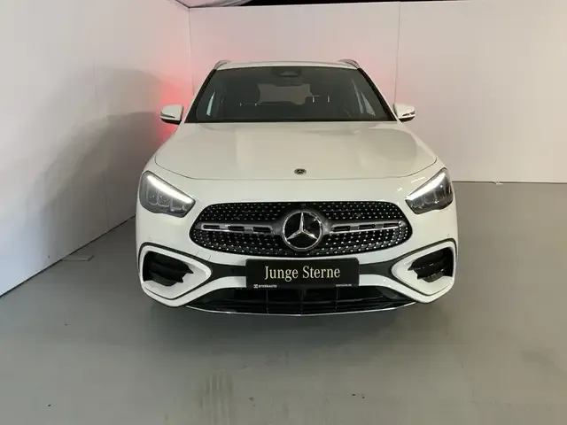 Mercedes-Benz GLA 200