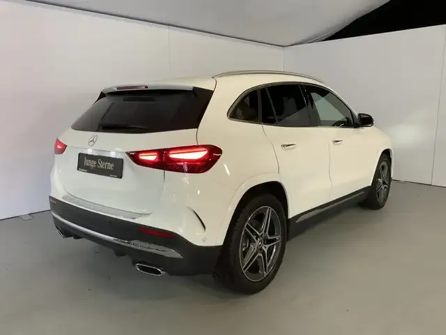 Mercedes-Benz GLA 200