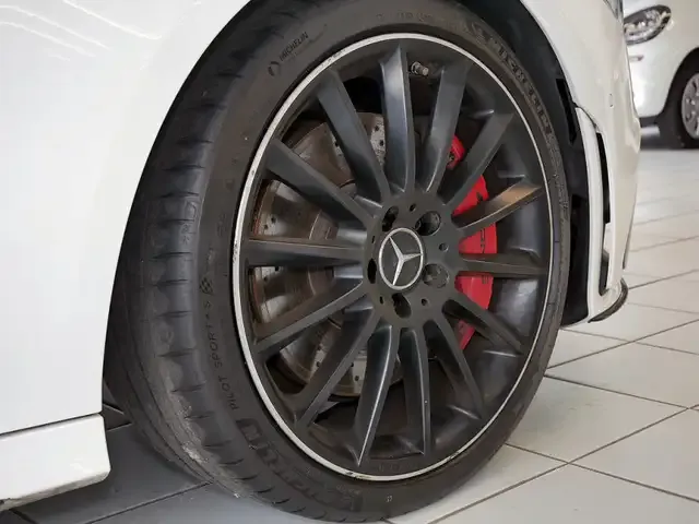 Mercedes-Benz CLA 35 AMG