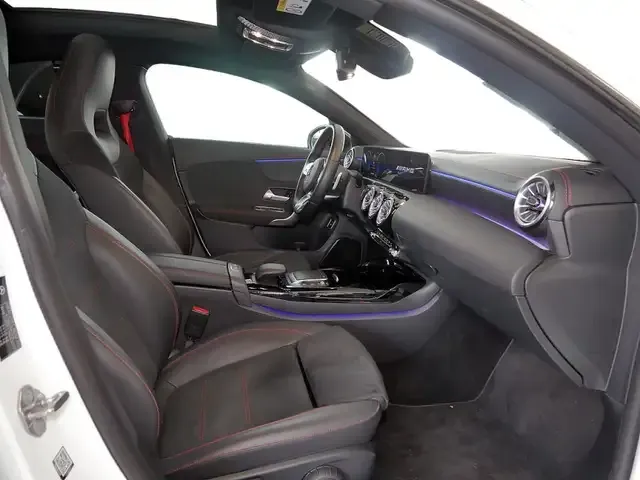 Mercedes-Benz CLA 35 AMG