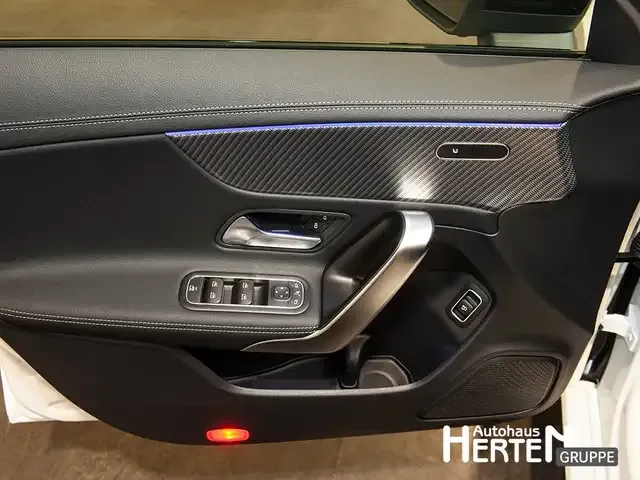 Mercedes-Benz CLA 220