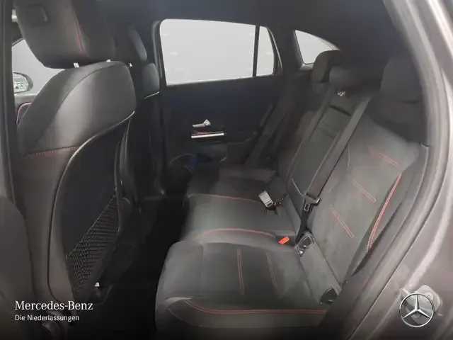 Mercedes-Benz EQA 300