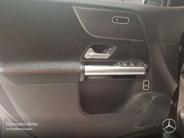 Mercedes-Benz EQA 300