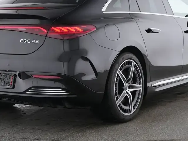 Mercedes-Benz EQE 350