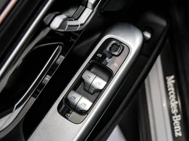 Mercedes-Benz EQE 300