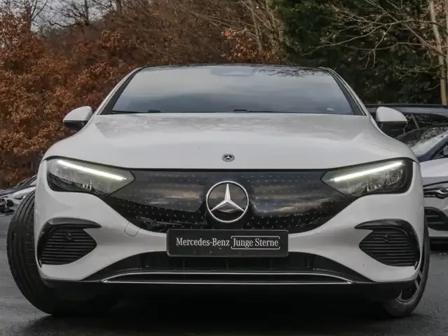Mercedes-Benz EQE 300