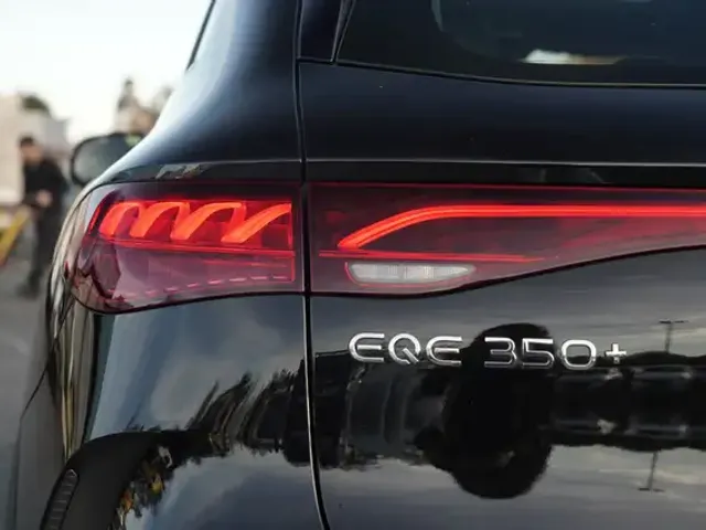Mercedes-Benz EQE 350