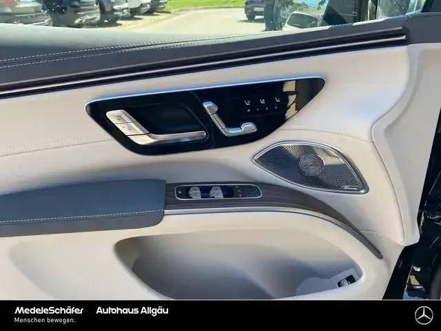 Mercedes-Benz EQS SUV