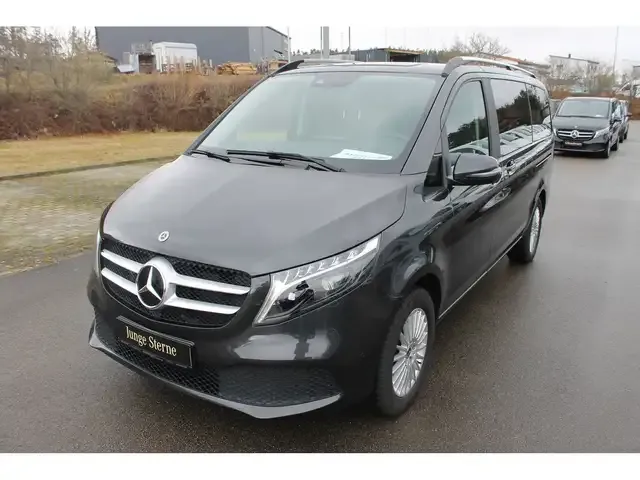 Mercedes-Benz V 220