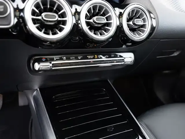 Mercedes-Benz EQA 300