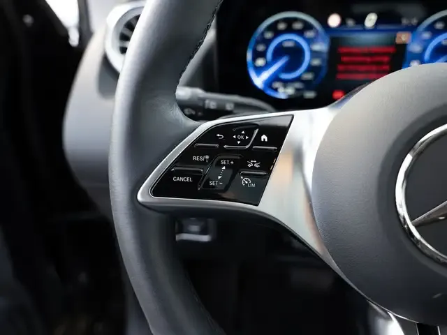 Mercedes-Benz EQA 300