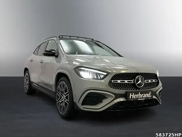 Mercedes-Benz GLA 200