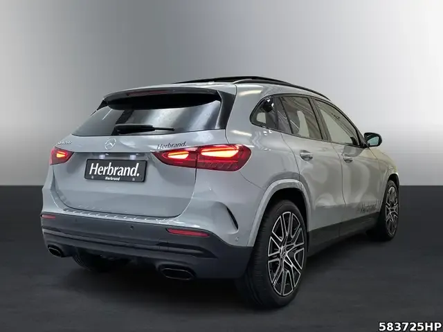 Mercedes-Benz GLA 200