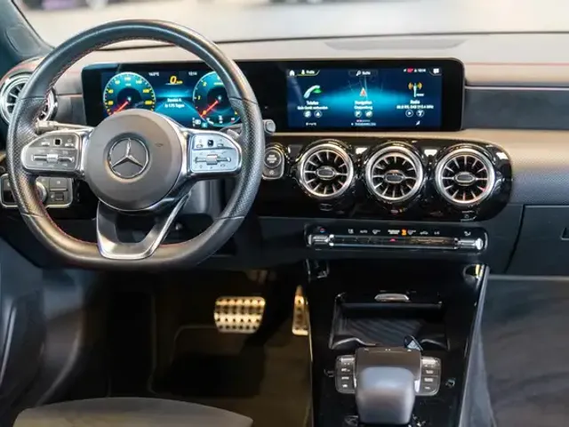 Mercedes-Benz CLA 200