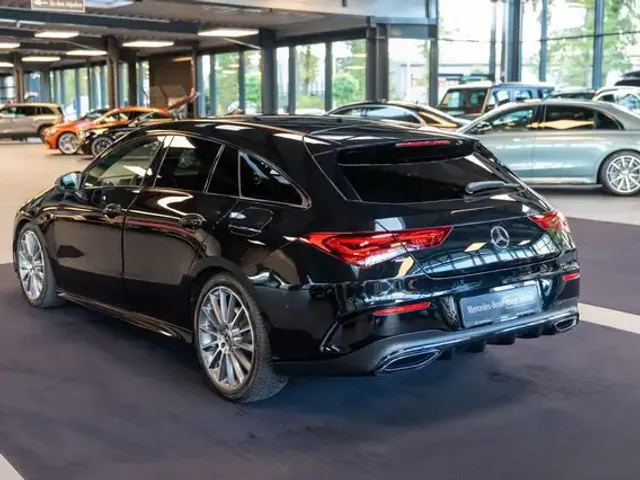 Mercedes-Benz CLA 200