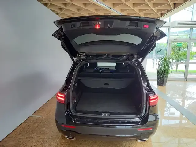 Mercedes-Benz GLB 250