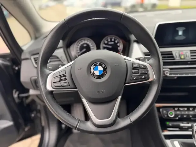 BMW 218