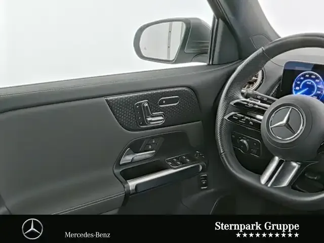 Mercedes-Benz EQB 300