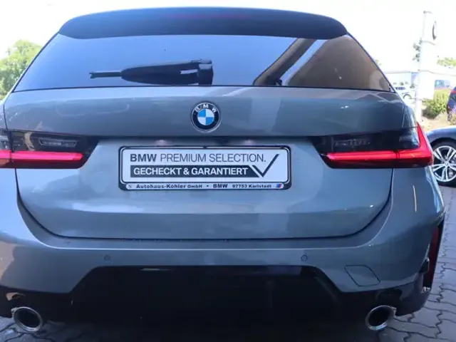 BMW 320