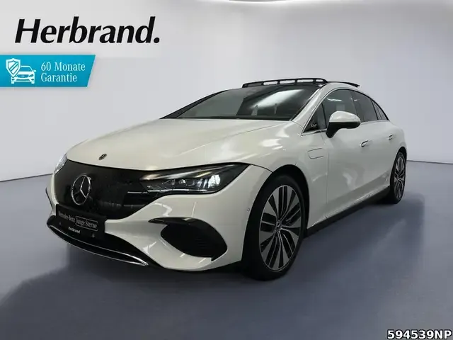 Mercedes-Benz EQE 300