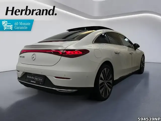 Mercedes-Benz EQE 300
