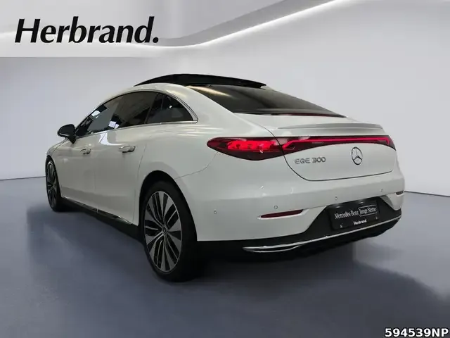 Mercedes-Benz EQE 300