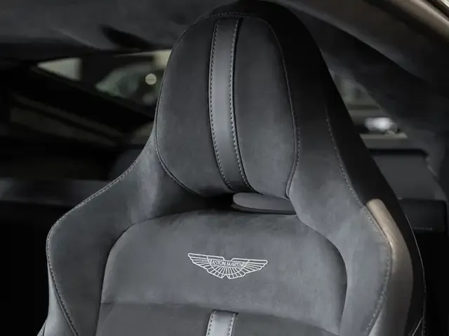 Aston Martin V8