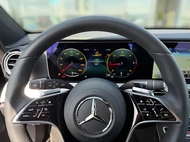 Mercedes-Benz E 200