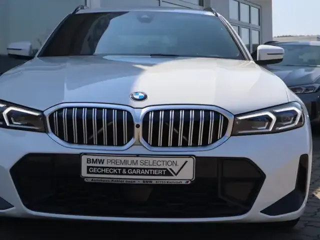 BMW 330