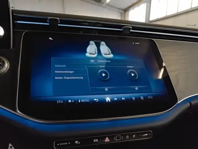 Mercedes-Benz E 220