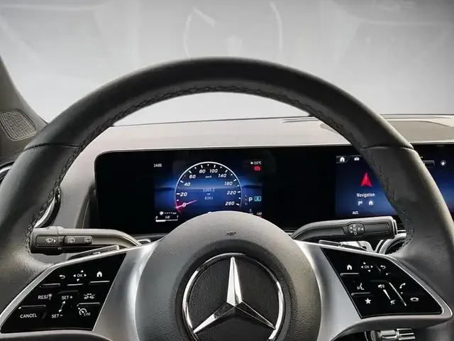 Mercedes-Benz GLB 200