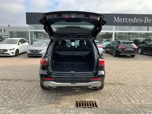 Mercedes-Benz GLB 200