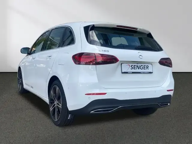 Mercedes-Benz B 180