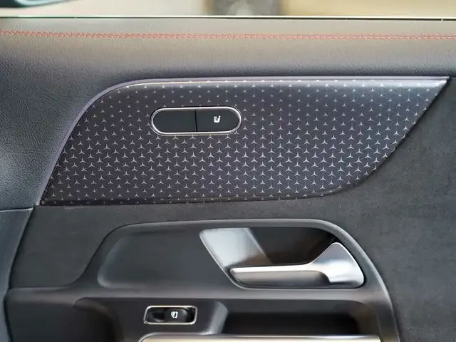 Mercedes-Benz EQB 350