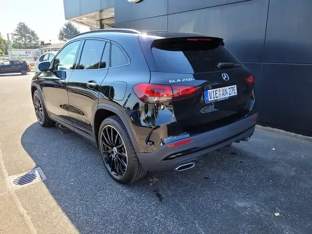 Mercedes-Benz GLA 250
