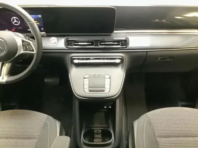 Mercedes-Benz V 220