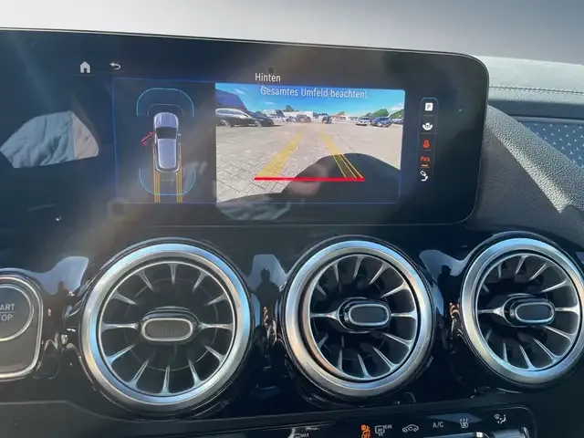 Mercedes-Benz EQA 300