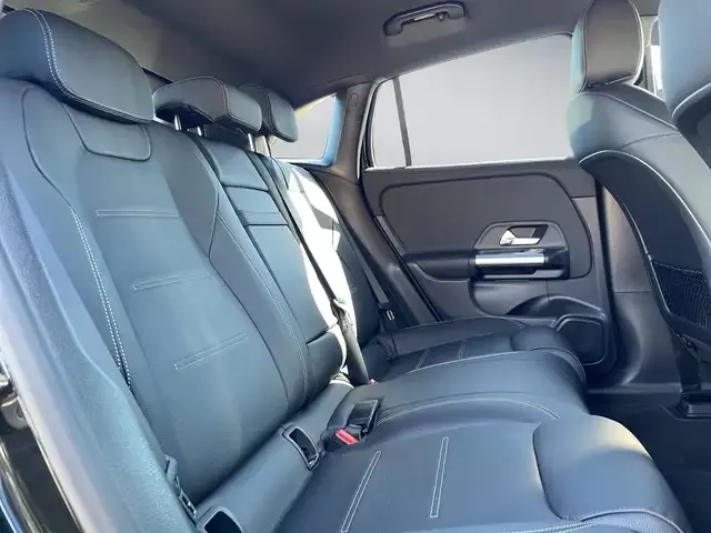 Mercedes-Benz EQA 300