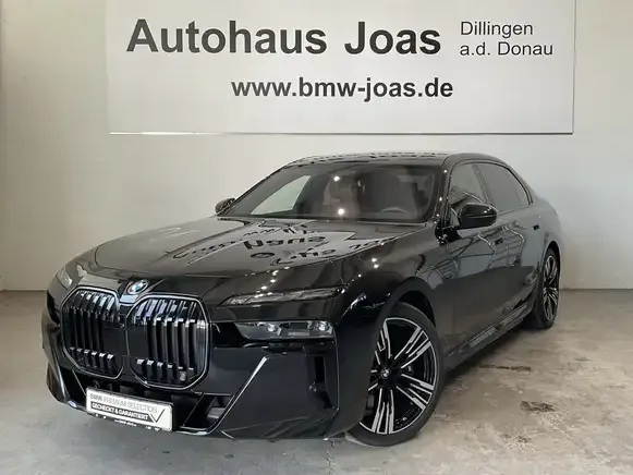 BMW i7