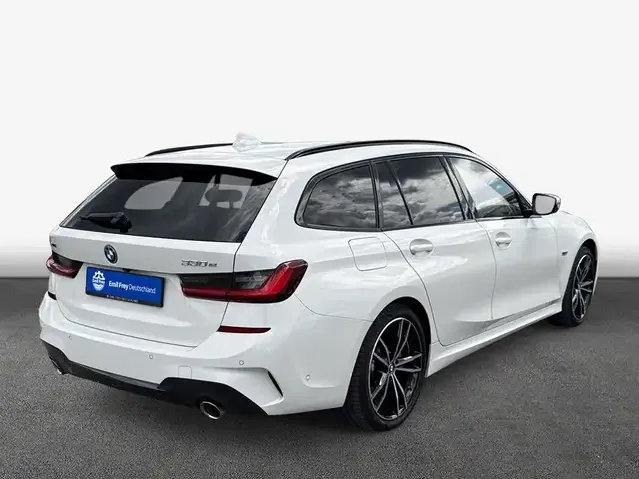 BMW 330