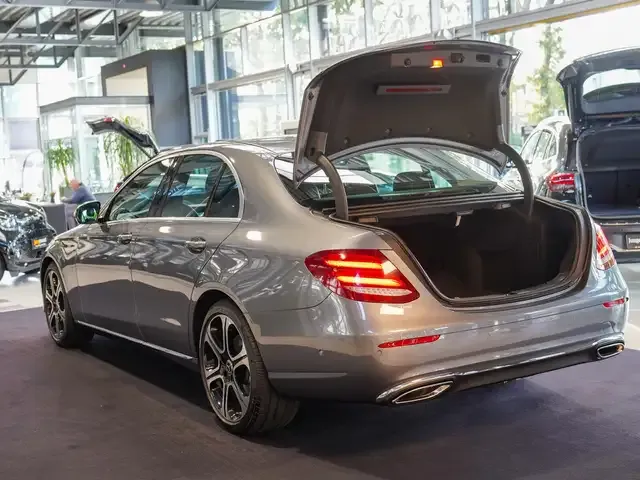 Mercedes-Benz E 200