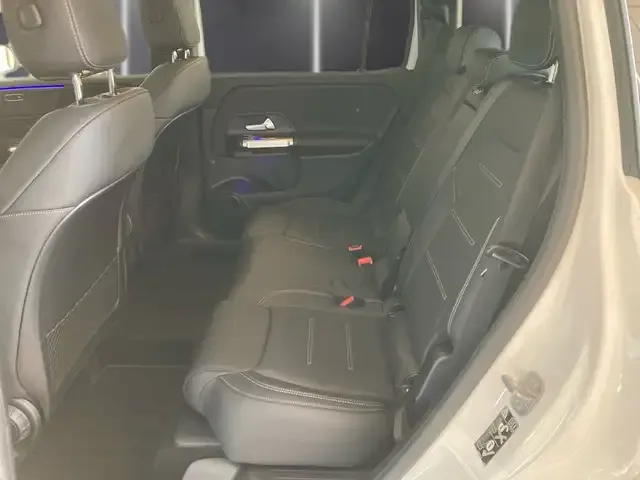 Mercedes-Benz GLB 180