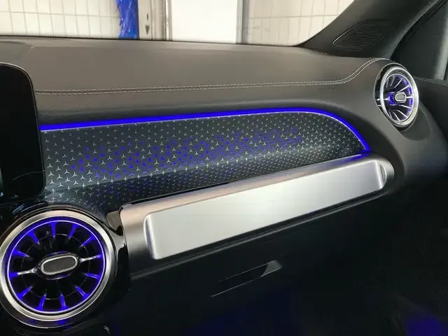 Mercedes-Benz GLB 180